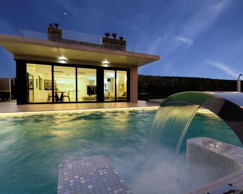 4 quarto Moradia para venda em Campoamor com piscina - 1 195 000 € (Ref: 8168230)