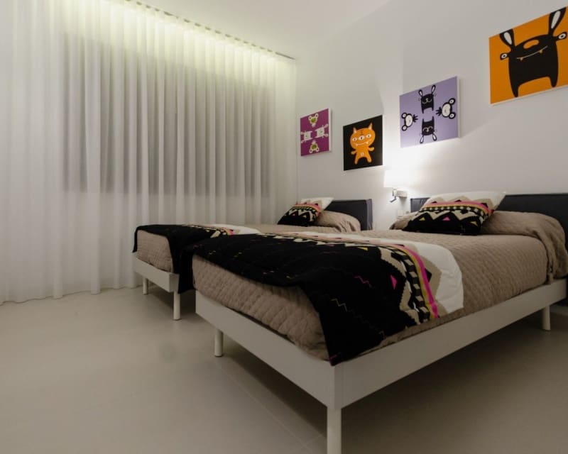 4 quarto Moradia para venda em Campoamor com piscina - 1 195 000 € (Ref: 8168230)