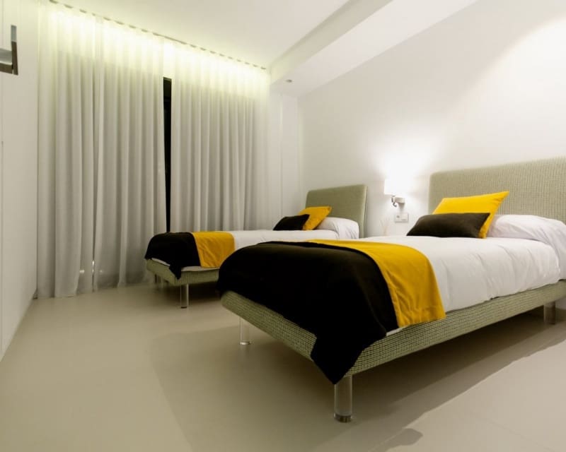 4 quarto Moradia para venda em Campoamor com piscina - 1 195 000 € (Ref: 8168230)