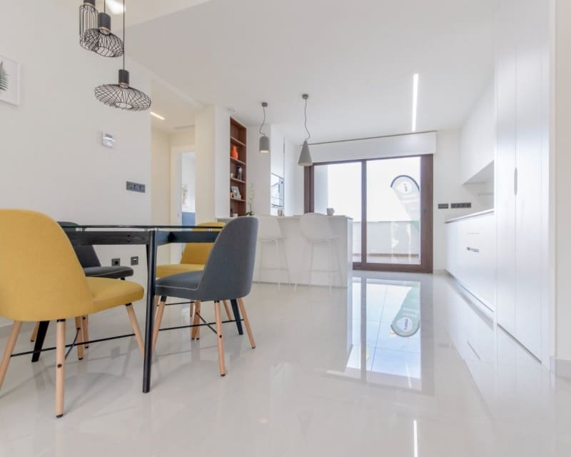 2 soverom Leilighet til salgs i Los Balcones med svømmebasseng - € 275 000 (Ref: 8182077)