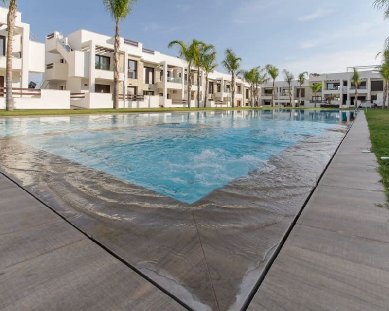 2 soverom Leilighet til salgs i Los Balcones med svømmebasseng - € 275 000 (Ref: 8182077)