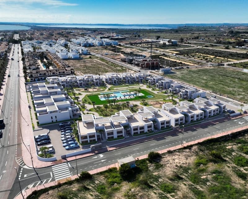 2 sovrum Lägenhet till salu i Ciudad Quesada med pool - 300 000 € (Ref: 8945447)