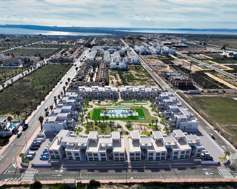 2 sovrum Lägenhet till salu i Ciudad Quesada med pool - 300 000 € (Ref: 8945447)