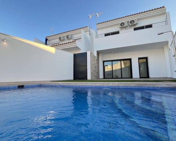 3 soveværelse Villa til salg i Lo Pagan, San Pedro del Pinatar med swimmingpool - € 445.000 (Ref: 9027176)