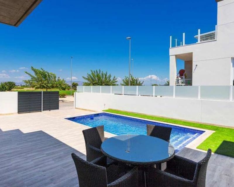 3 quarto Moradia para venda em Daya Nueva com piscina - 438 000 € (Ref: 9180388)