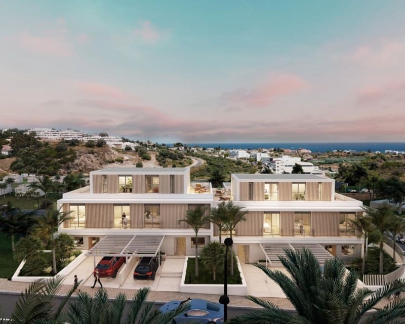 4 makuuhuone Omakotitalo myytävänä paikassa Estepona mukana uima-altaan - 730 000 € (Ref: 9187614)