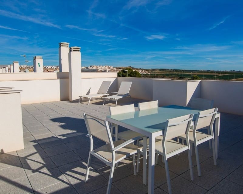 2 Zimmer Apartment zu verkaufen in San Miguel de Salinas mit Pool - 299.900 € (Ref: 9216712)