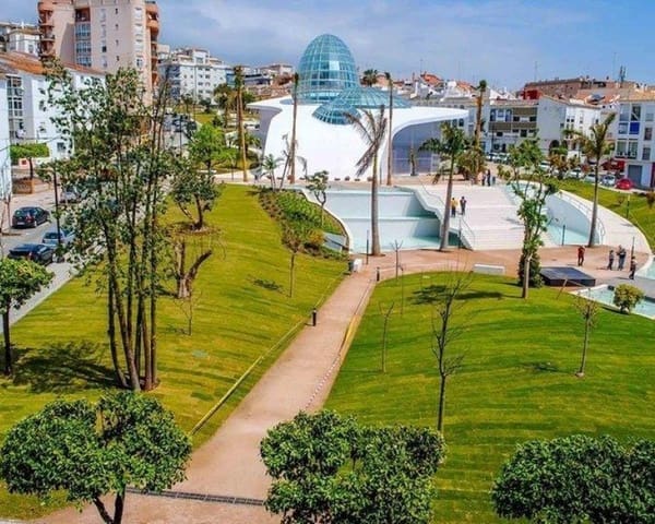 2 Zimmer Apartment zu verkaufen in Estepona Golf, Estepona mit Pool - 320.000 € (Ref: 9231052)