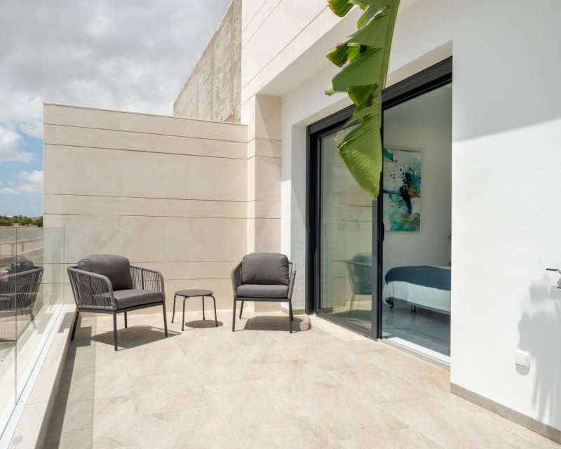 3 soveværelse Villa til salg i San Pedro del Pinatar med swimmingpool - € 478.000 (Ref: 9254216)