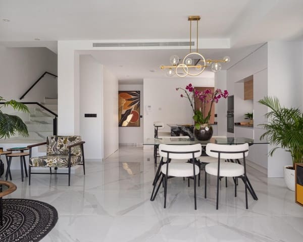 3 soveværelse Villa til salg i San Pedro del Pinatar ciudad, San Pedro del Pinatar med swimmingpool - € 478.000 (Ref: 9254216)