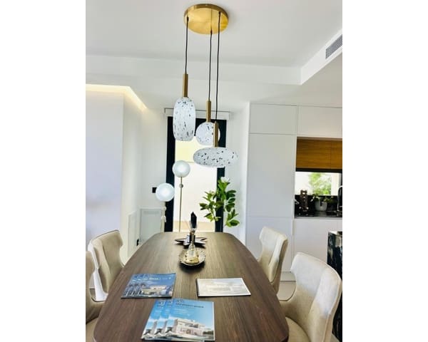 3 slaapkamer Villa te koop in San Pedro del Pinatar ciudad, San Pedro del Pinatar met zwembad - € 489.000 (Ref: 9254216)