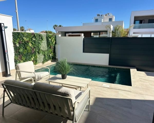 3 slaapkamer Villa te koop in San Pedro del Pinatar ciudad, San Pedro del Pinatar met zwembad - € 489.000 (Ref: 9254216)