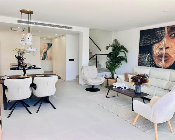 3 slaapkamer Villa te koop in San Pedro del Pinatar ciudad, San Pedro del Pinatar met zwembad - € 489.000 (Ref: 9254216)