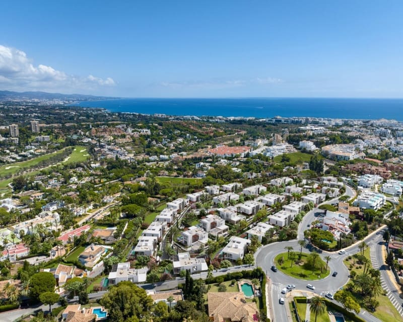 6 soverom Villa til salgs i Nueva Andalucia med svømmebasseng - € 10 900 000 (Ref: 9300685)