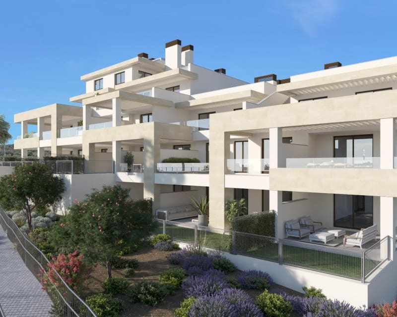 3 bedroom Apartment for sale in Estepona with pool - € 564,000 (Ref: 9446015)