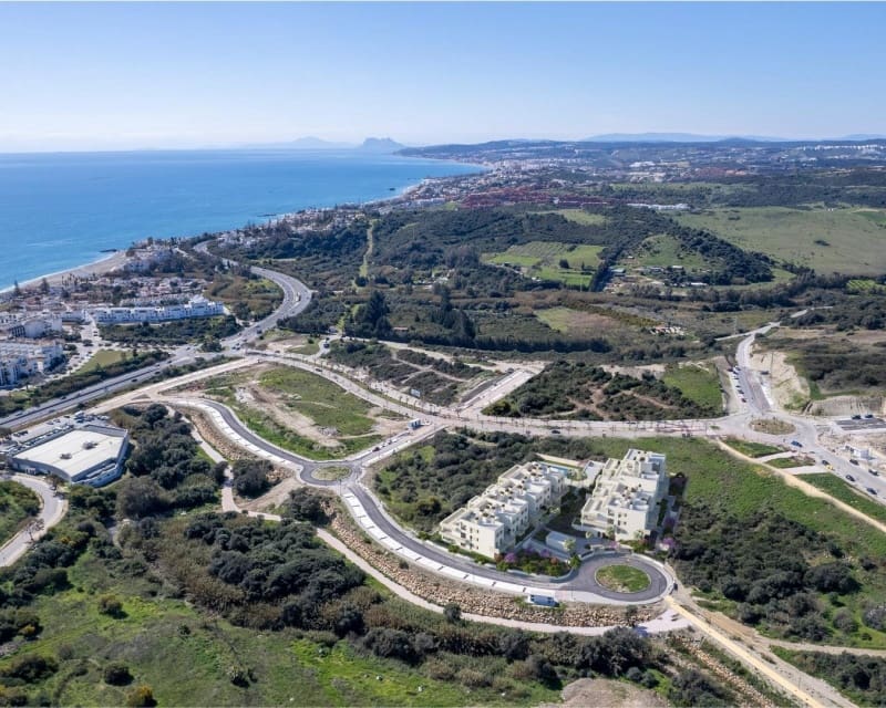 3 bedroom Apartment for sale in Estepona with pool - € 564,000 (Ref: 9446015)