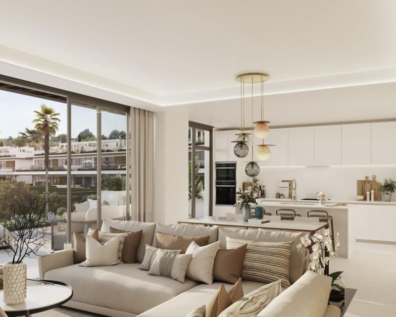 4 bedroom Apartment for sale in Los Monteros with pool - € 1,345,000 (Ref: 9446016)