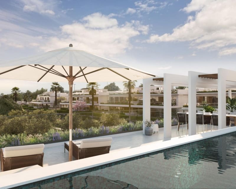 4 bedroom Apartment for sale in Los Monteros with pool - € 1,345,000 (Ref: 9446016)