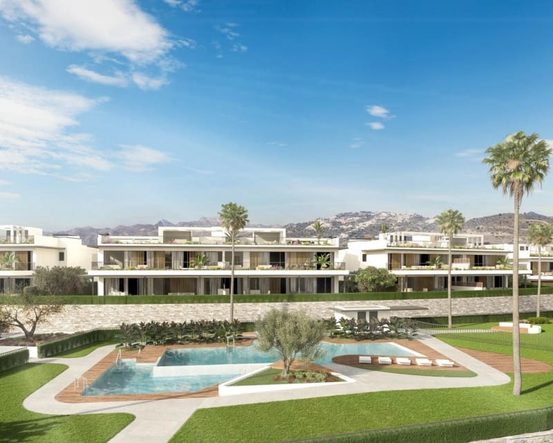 4 bedroom Apartment for sale in Los Monteros with pool - € 1,345,000 (Ref: 9446016)