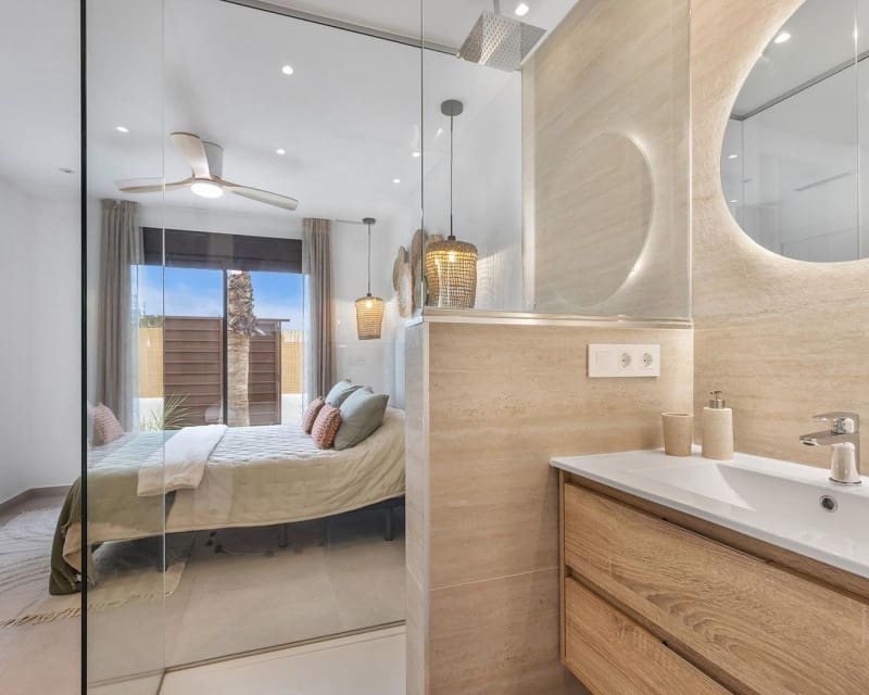 2 bedroom Apartment for sale in Los Alcazares with pool - € 299,900 (Ref: 9520685)