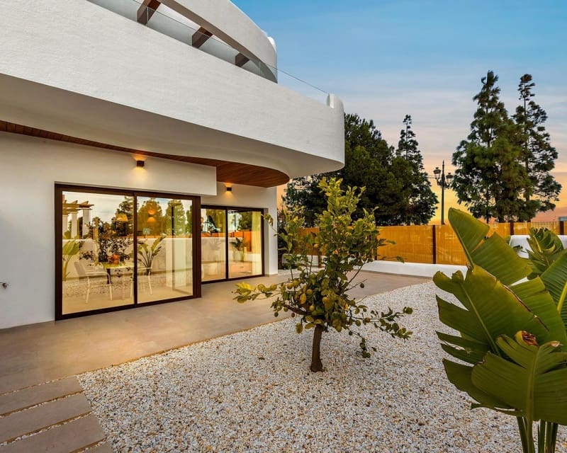 2 bedroom Apartment for sale in Los Alcazares with pool - € 299,900 (Ref: 9520685)