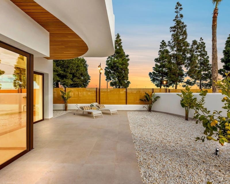 2 bedroom Apartment for sale in Los Alcazares with pool - € 299,900 (Ref: 9520685)