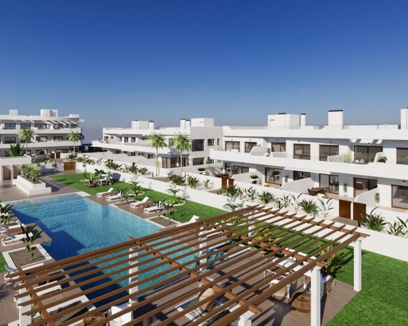 3 bedroom Apartment for sale in Los Alcazares with pool - € 319,900 (Ref: 9520687)