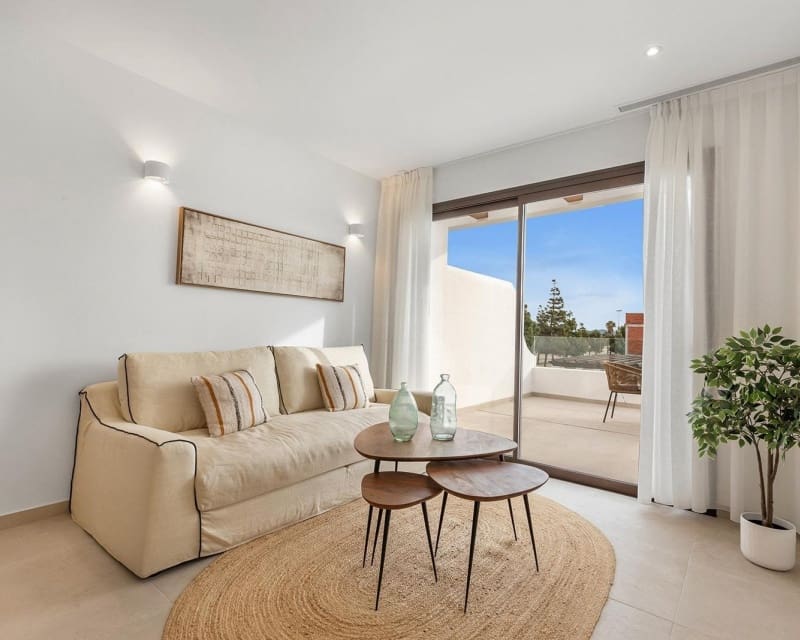 3 bedroom Apartment for sale in Los Alcazares with pool - € 319,900 (Ref: 9520687)
