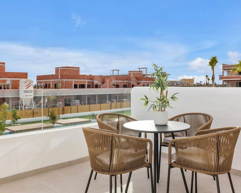 3 bedroom Apartment for sale in Los Alcazares with pool - € 319,900 (Ref: 9520687)