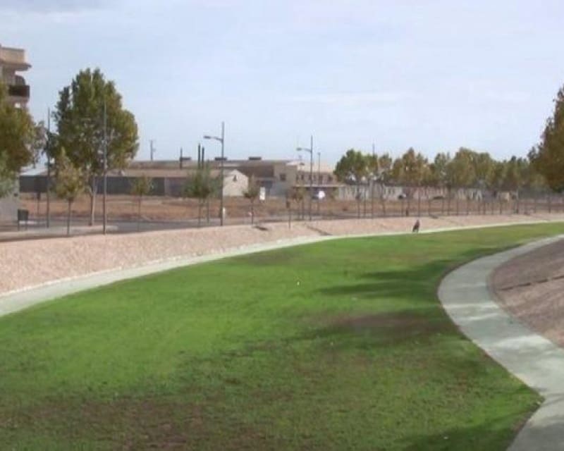 Chalet de 2 habitaciones en Pilar de la Horadada en venta - 380.000 € (Ref: 9555340)