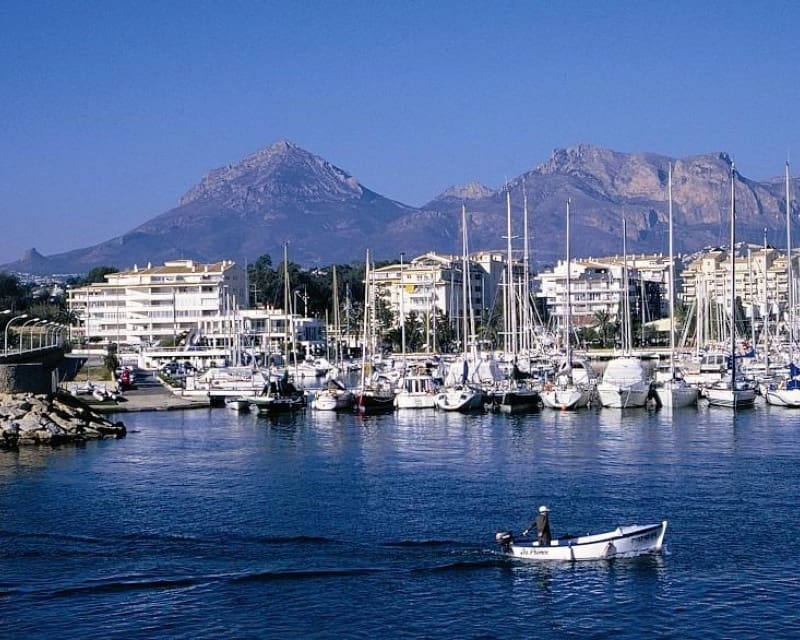 4 chambre Villa/Maison à vendre à Finestrat avec piscine - 875 000 € (Ref: 9626837)