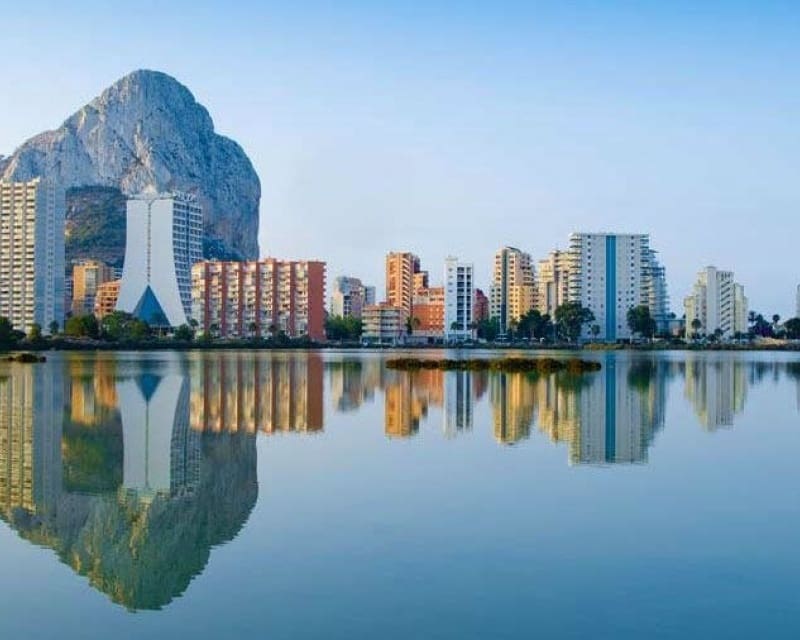 Apartamento de 2 habitaciones en Calpe / Calp en venta con piscina - 650.000 € (Ref: 9626846)
