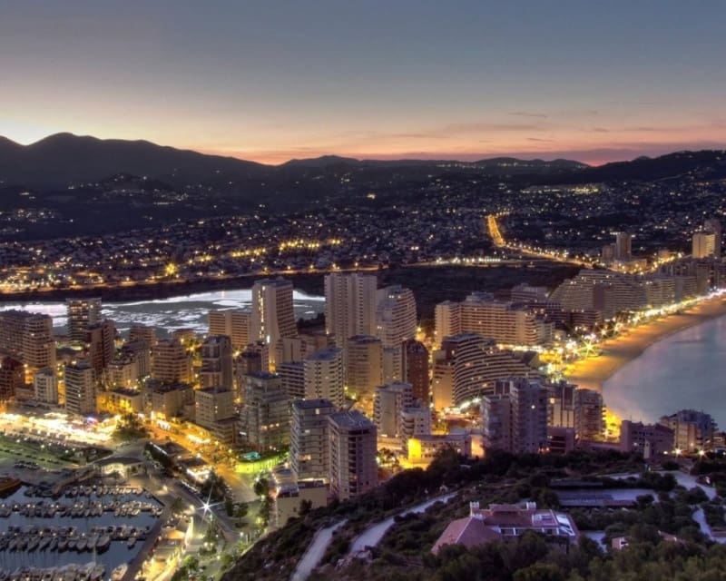 Apartamento de 2 habitaciones en Calpe / Calp en venta con piscina - 650.000 € (Ref: 9626846)