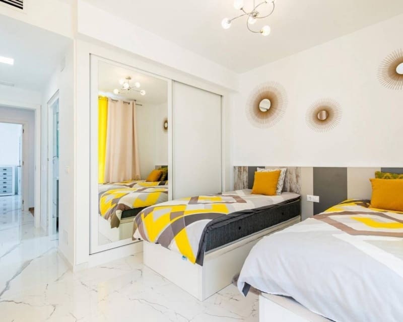 3 bedroom Villa for sale in Villamartin with pool - € 575,000 (Ref: 9650795)