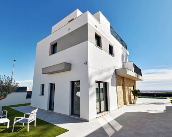 5 bedroom Villa for sale in Villamartin, Orihuela with pool - € 657,000 (Ref: 9650800)