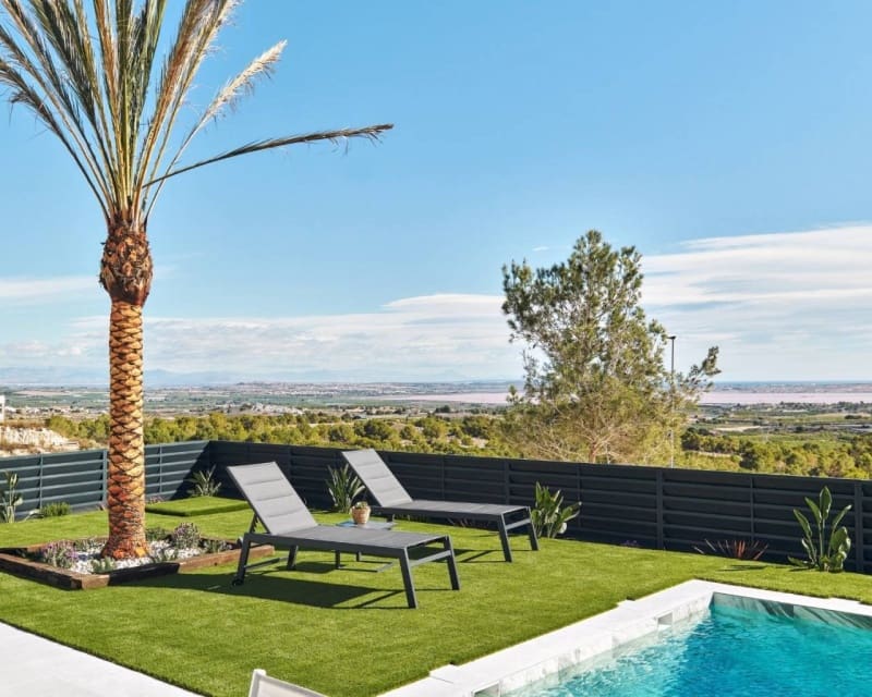 5 bedroom Villa for sale in Villamartin with pool - € 657,000 (Ref: 9650800)