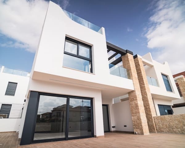 4 soverom Villa til salgs i Punta Prima, Orihuela med svømmebasseng garasje - € 699 900 (Ref: 9650801)