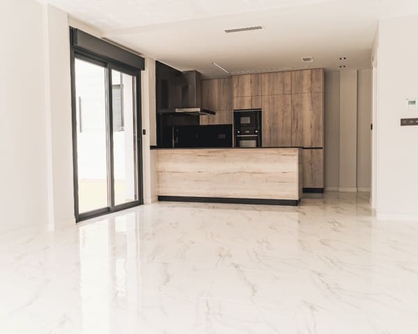 4 soverom Villa til salgs i Punta Prima, Orihuela med svømmebasseng garasje - € 699 900 (Ref: 9650801)