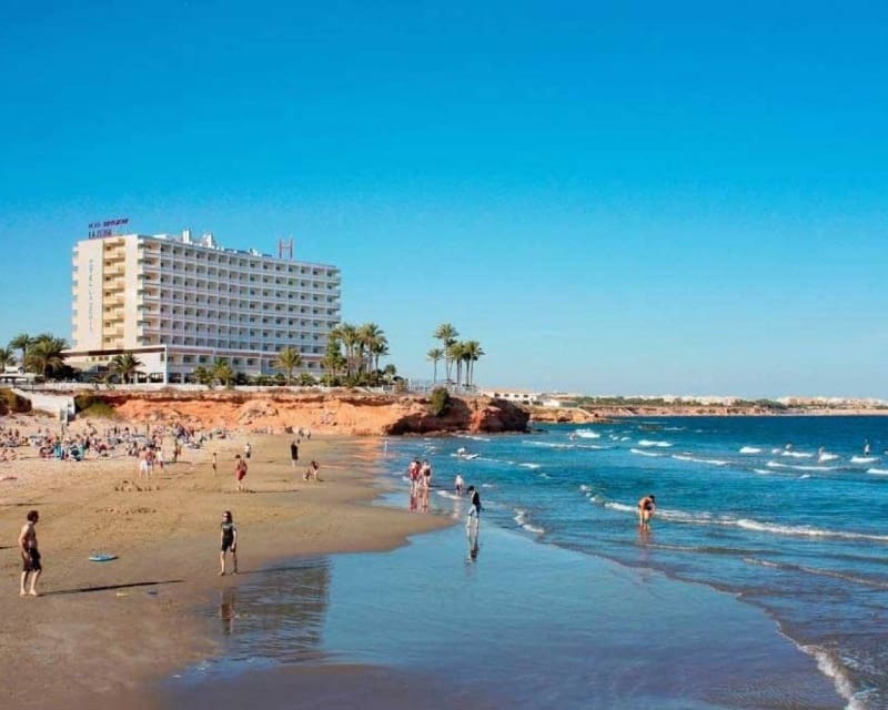 3 bedroom Villa for sale in Villamartin with pool - € 509,000 (Ref: 9650802)