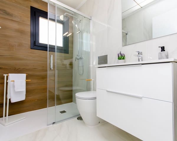 Chalet de 3 habitaciones en San Miguel de Salinas en venta con piscina garaje - 375.000 € (Ref: 9650804)