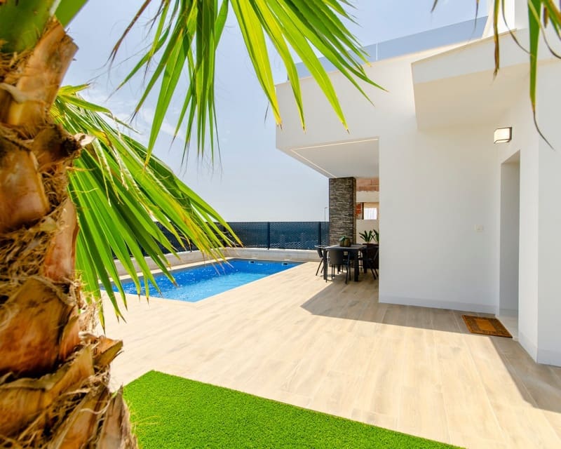 Chalet de 3 habitaciones en San Miguel de Salinas en venta con piscina garaje - 375.000 € (Ref: 9650804)