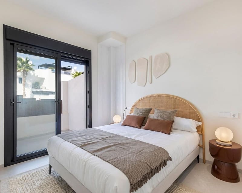 3 slaapkamer Villa te koop in Los Alcazares met zwembad - € 429.000 (Ref: 9733995)