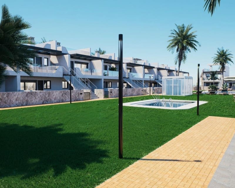 Bungalow de 3 habitaciones en Pilar de la Horadada en venta con piscina - 375.000 € (Ref: 9771981)