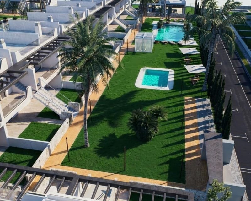 Bungalow de 3 habitaciones en Pilar de la Horadada en venta con piscina - 375.000 € (Ref: 9771981)