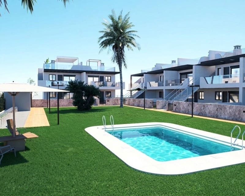 Bungalow de 3 habitaciones en Pilar de la Horadada en venta con piscina - 375.000 € (Ref: 9771981)