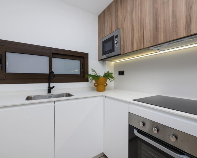 2 soverom Leilighet til salgs i Los Alcazares med svømmebasseng - € 265 000 (Ref: 9827775)