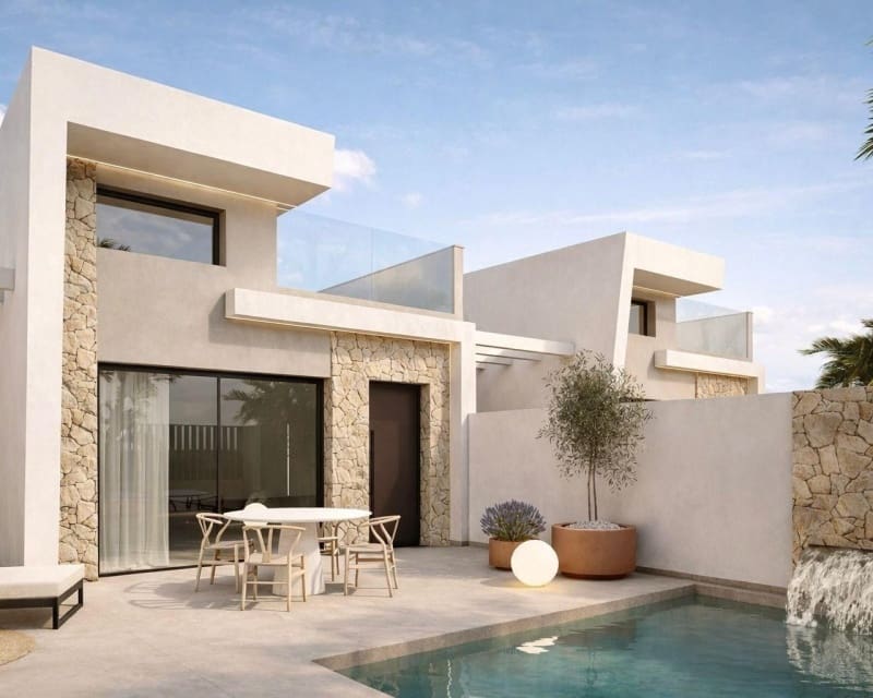 Chalet de 3 habitaciones en Los Alcázares en venta con piscina - 453.000 € (Ref: 9827780)