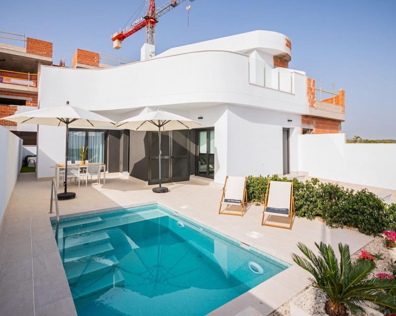 3 bedroom Villa for sale in Torrevieja with pool - € 539,000 (Ref: 9874370)