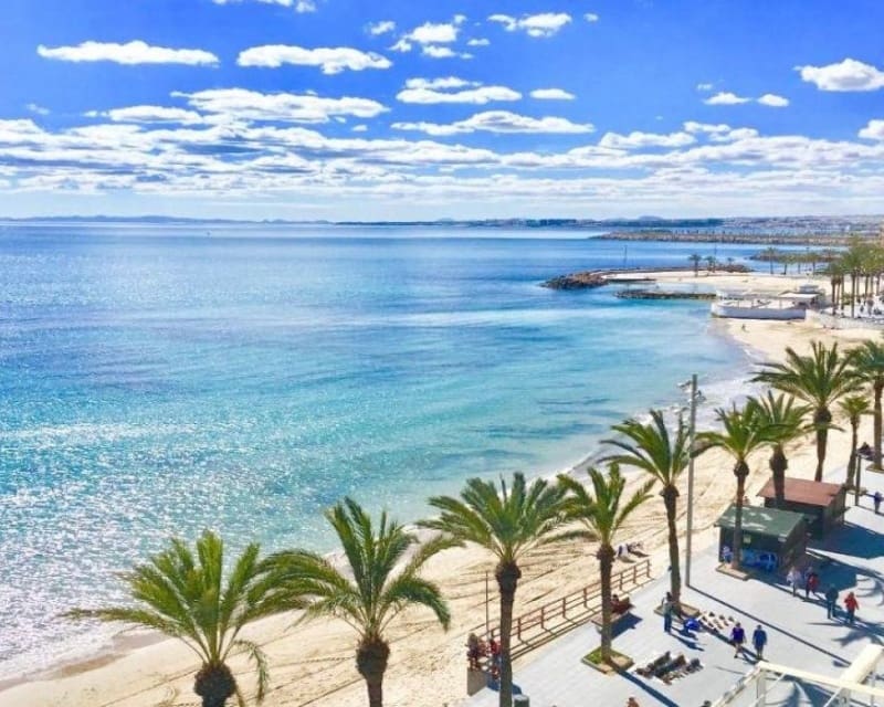 3 bedroom Villa for sale in Torrevieja with pool - € 539,000 (Ref: 9874370)