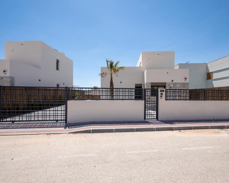 Chalet de 3 habitaciones en Algorfa en venta con piscina - 489.000 € (Ref: 9895539)